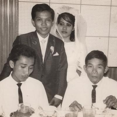 Dự tiệc cưới một người thân 